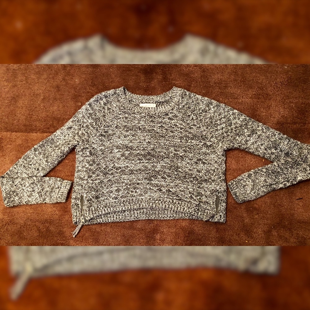 ABERCROMBIE & FITCH GREY SWEATER w/ zippers